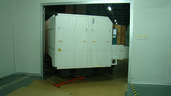 成型機(jī)設(shè)備搬運(yùn) 成型機(jī)設(shè)備搬運(yùn)